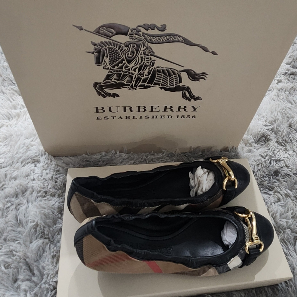Burberry ballerina size 8
